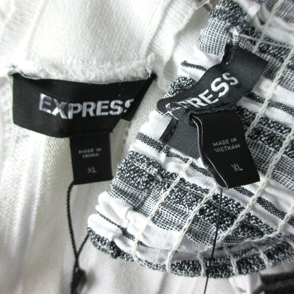 Express Cropped Cami Tops XL Lace White Black SET OF 2 NWT Boho Coastal Flirty - Picture 7 of 8